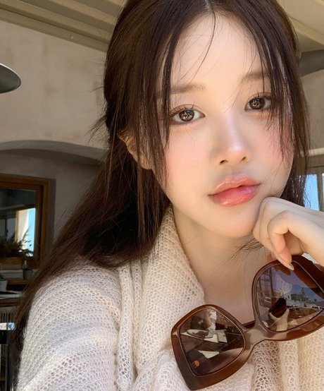 Naakte gelekte OnlyFans-foto van Uzaa