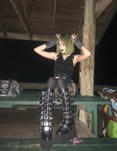 Foto di nudo di fuga di OnlyFans di Vampviolet