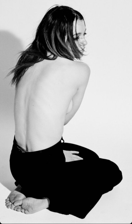 Nahá fotka uniklých OnlyFans od Esme Creedmiles