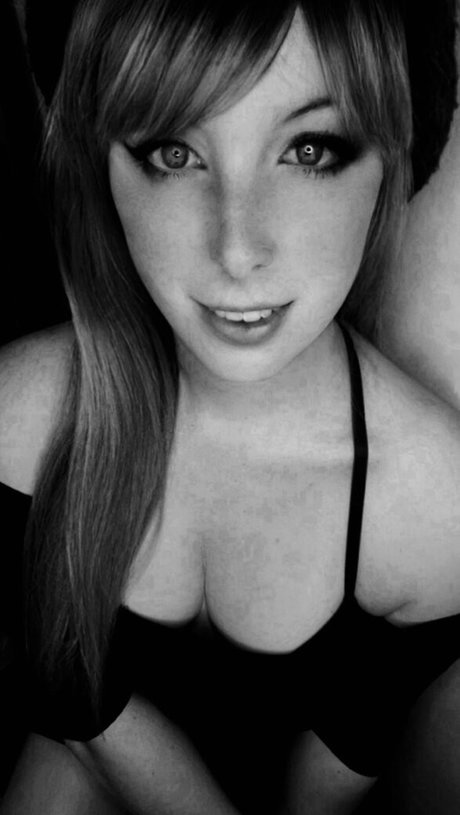 Foto di nudo di fuga di OnlyFans di Merry Cherry Bomb