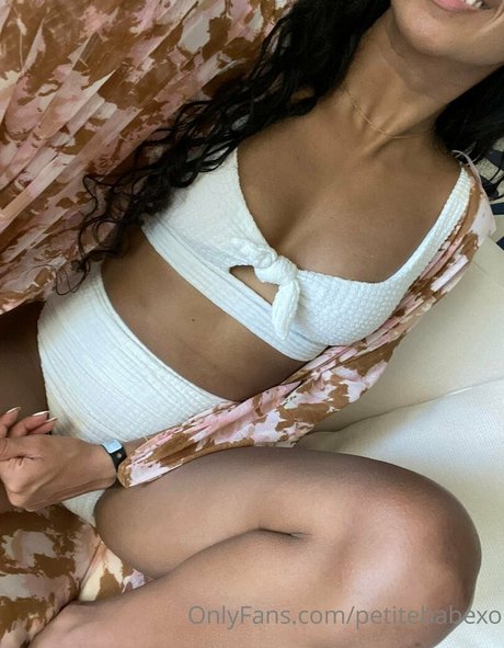 Nahá fotka uniklých OnlyFans od Petitebabexo