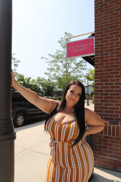 Foto desnuda filtrada de OnlyFans de Amber Nova