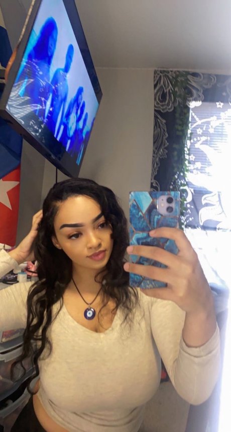 Alasti lekkinud OnlyFans-i pilt Gabi