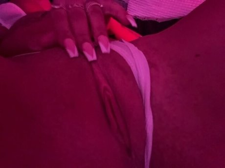 Alasti lekkinud OnlyFans-i pilt Liv Greenwell