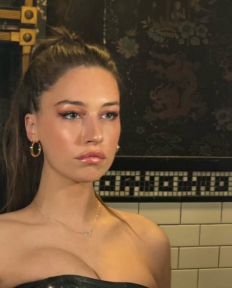 Naken lekkede OnlyFans-bilde av Elsie Hewitt