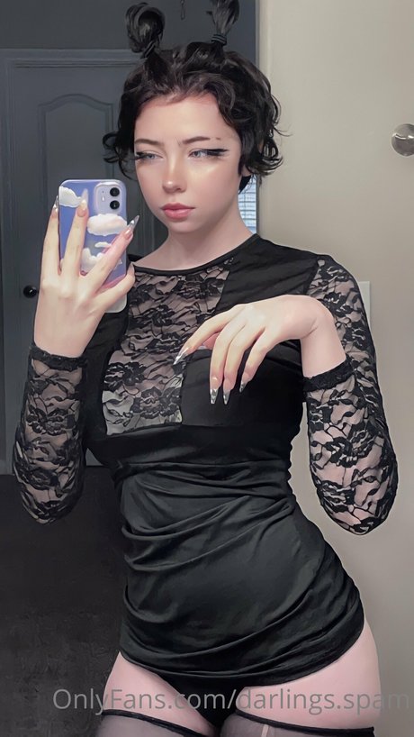 Foto di nudo di fuga di OnlyFans di Darlings Spam