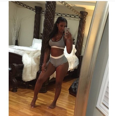 Naakte gelekte OnlyFans-foto van Ashley Burgos