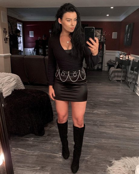 Naken lekkede OnlyFans-bilde av Kathy Schaefer