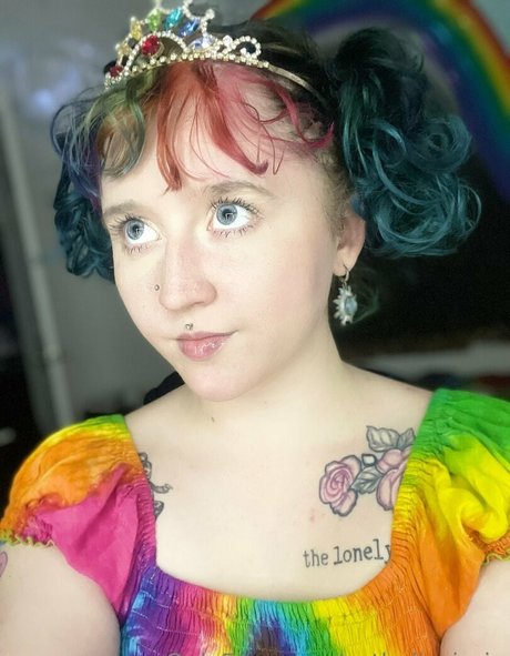 Alasti lekkinud OnlyFans-i pilt Catholic Virgin