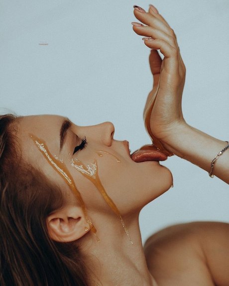 Обнаженная фотография утечки OnlyFans от Nepeivoda