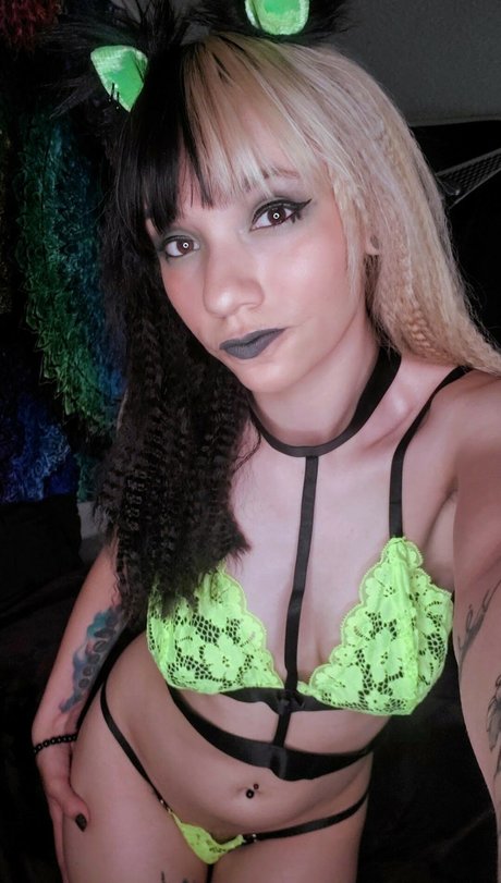 Naken lekkede OnlyFans-bilde av Lyssa Lovee