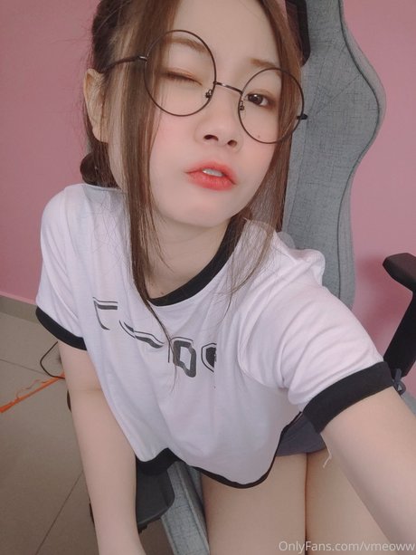 Nahá fotka uniklých OnlyFans od Vmeow