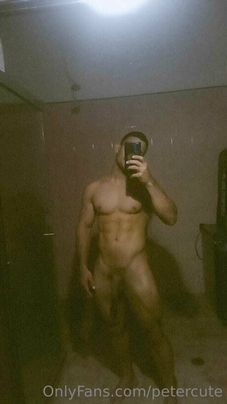 Naken lekkede OnlyFans-bilde av Petercute