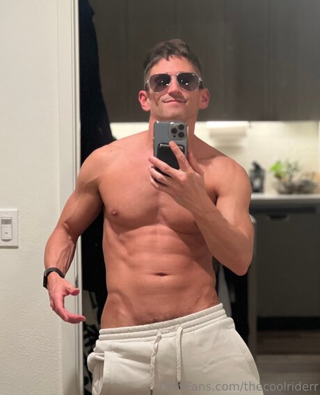 Naken läckt OnlyFans-bild av Thecoolriderr