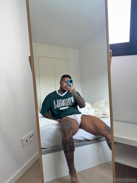 Nacktes geleaktes OnlyFans-Foto von Karimsebbai