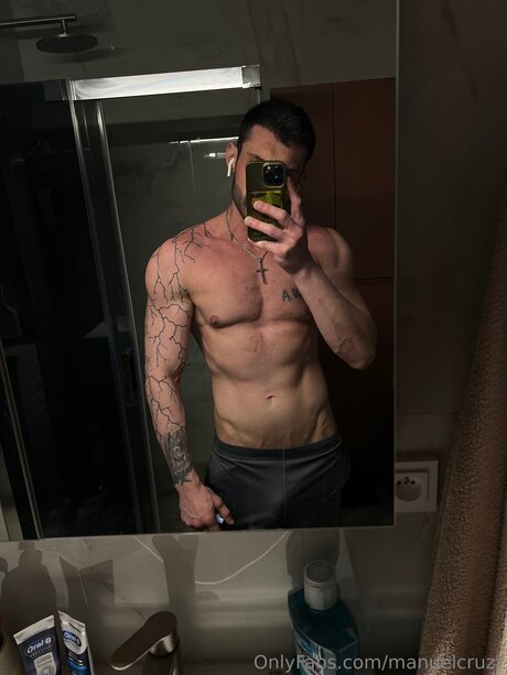Manuelcruzz naked leaks OnlyFans pic