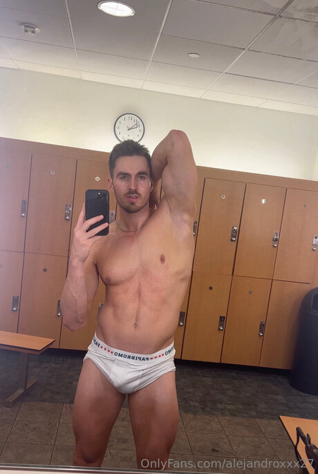 OnlyFans-model Alejandroxxx27