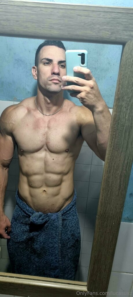 Alasti lekkinud OnlyFans-i pilt Lucasuxz