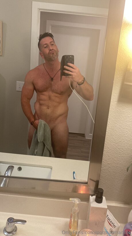 Naken lekkede OnlyFans-bilde av Potroarmani84