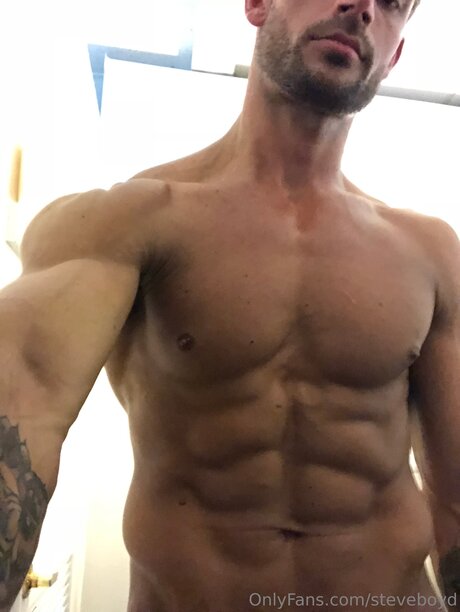 Naken lekkede OnlyFans-bilde av Steveboyd