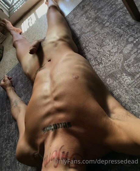 Foto di nudo di fuga di OnlyFans di Depressedead