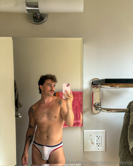 Plutosinferno OnlyFansリークヌード写真