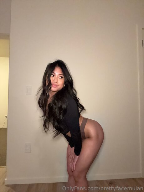 OnlyFans-model Prettyfacemulan