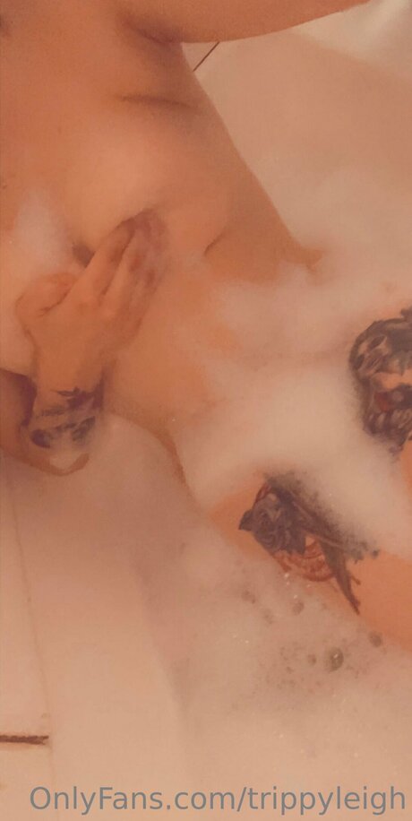 Naakte gelekte OnlyFans-foto van Trippyleigh