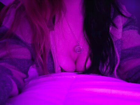 Naken lekkede OnlyFans-bilde av Sinsofhera