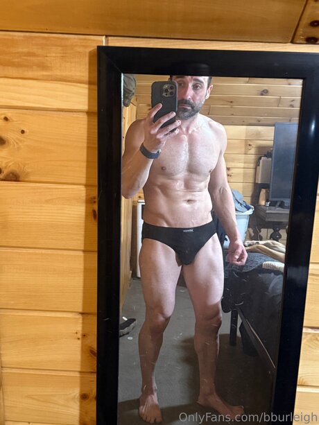 Naken lekkede OnlyFans-bilde av Bburleigh