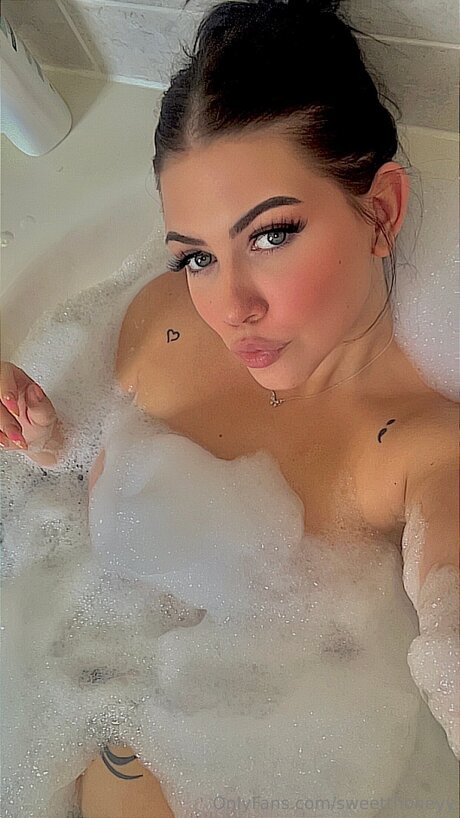 Sweetthoneyy naked leaks OnlyFans pic