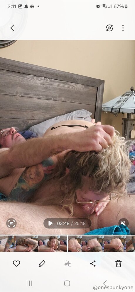 Nacktes geleaktes OnlyFans-Foto von Onespunkyone