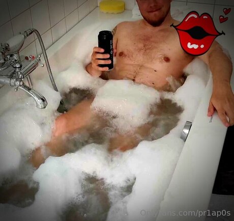 Naakte gelekte OnlyFans-foto van Pr1ap0s