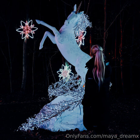 Naakte gelekte OnlyFans-foto van Maya Dreamx