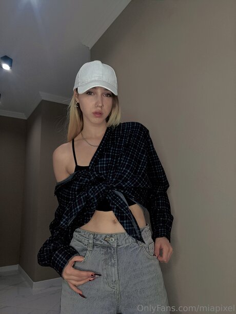 Naken lekkede OnlyFans-bilde av Miapixel