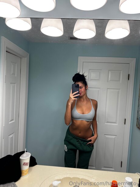 Naken lekkede OnlyFans-bilde av Harpermcoyyy