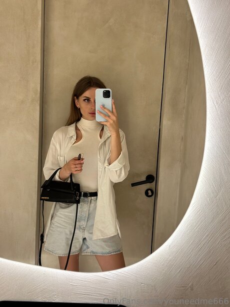 Photo nue de fuite OnlyFans de Youneedme666