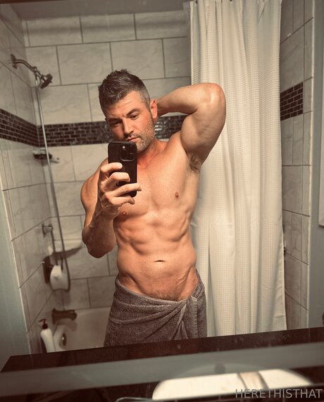 Foto di nudo di fuga di OnlyFans di Herethisthat