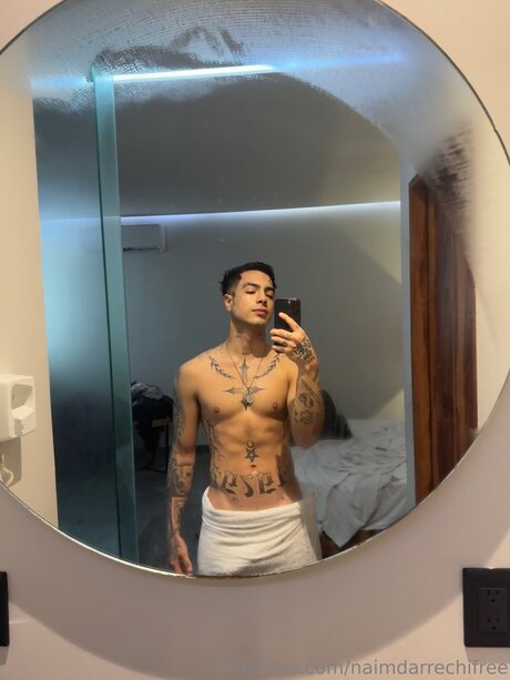 Naken läckt OnlyFans-bild av Naim Darrechi