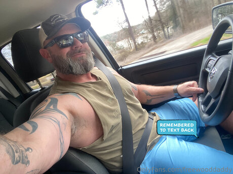 Naken lekkede OnlyFans-bilde av Freewooddaddy