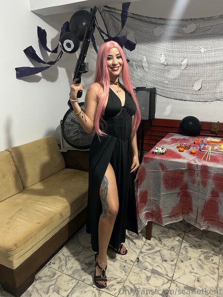 Alasti lekkinud OnlyFans-i pilt Scarletkent