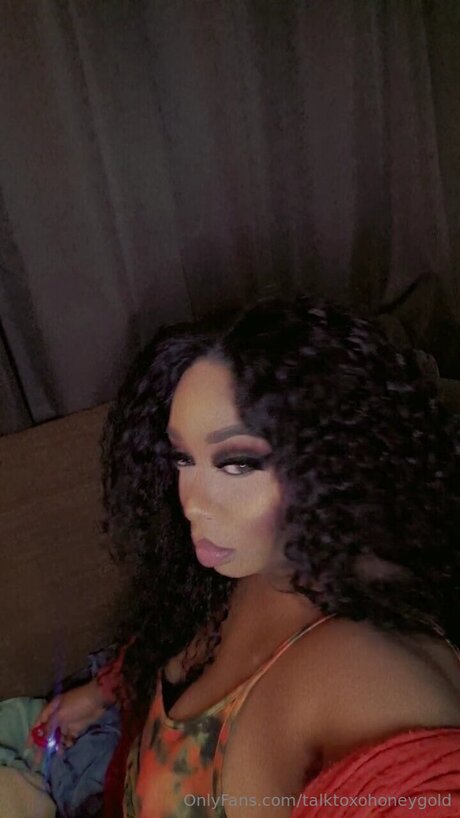 Talktoxohoneygold naked leaks OnlyFans pic