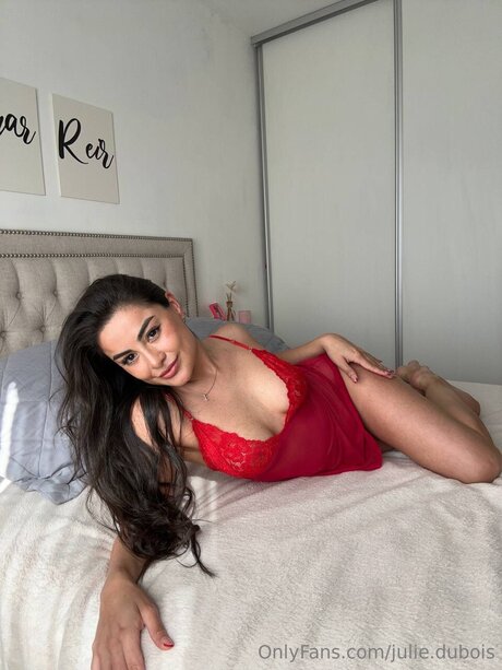Nahá fotka uniklých OnlyFans od Julie Dubois