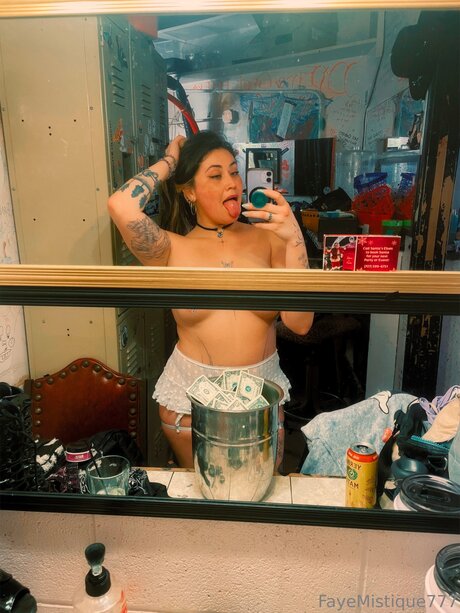 Naken läckt OnlyFans-bild av Fayemistique777