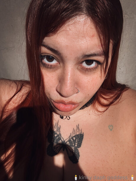 Naakte gelekte OnlyFans-foto van Mistressdracaryss