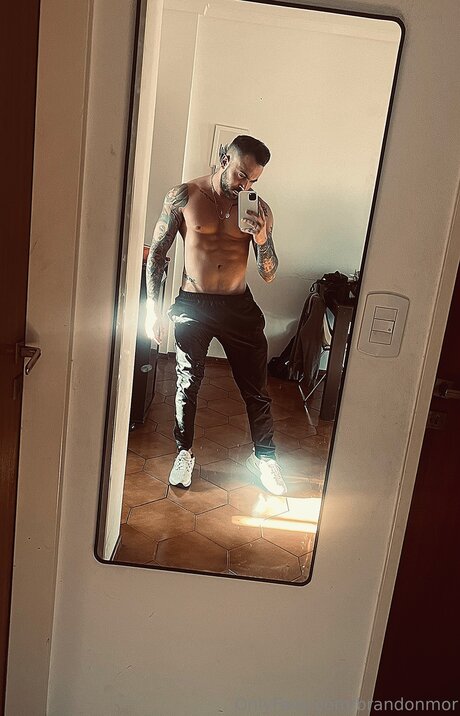 Photo nue de fuite OnlyFans de Brandonmor