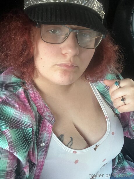 Nacktes geleaktes OnlyFans-Foto von Trailerparkbarbiefree