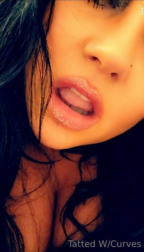 Naken läckt OnlyFans-bild av U225860105