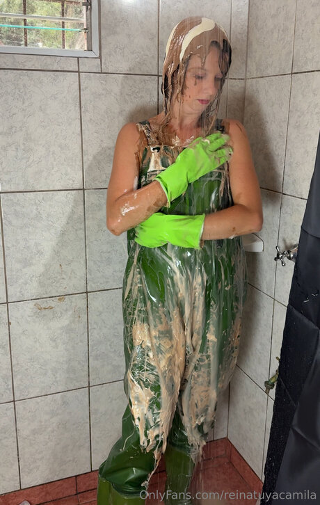 Naakte gelekte OnlyFans-foto van Reinatuyacamila