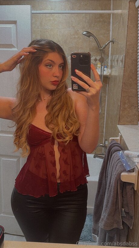 Naken lekkede OnlyFans-bilde av Scarlettsummerrr